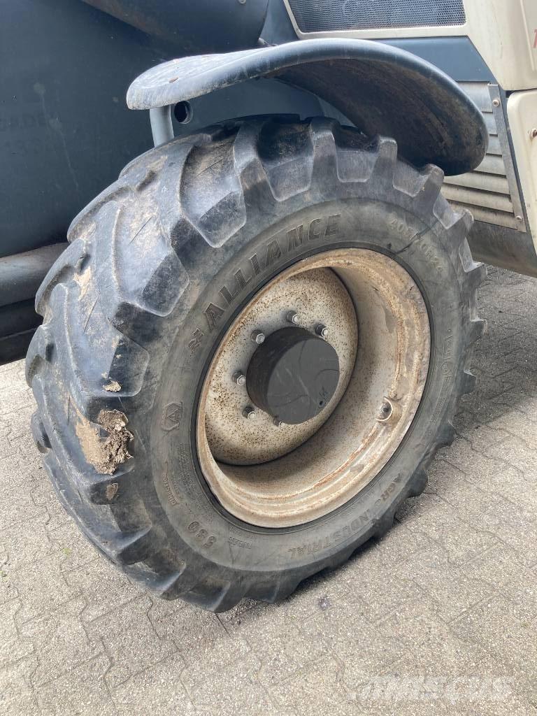 Terex 3713 伸縮臂操作車
