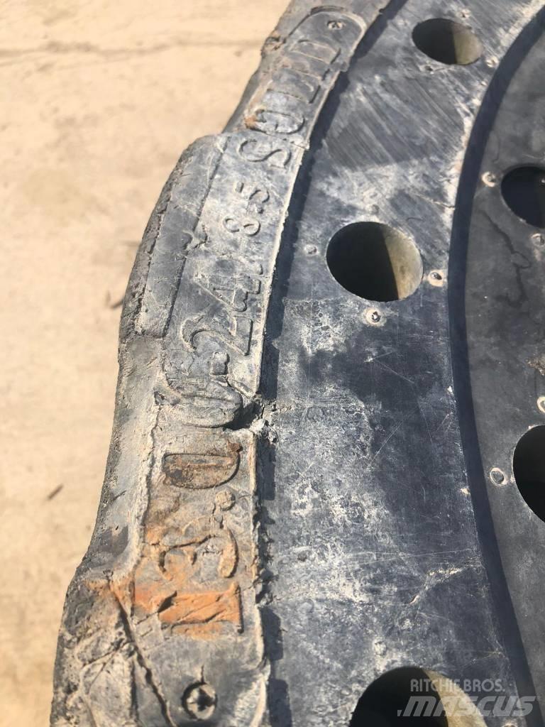  Solid 輪胎、車輪和輪圈