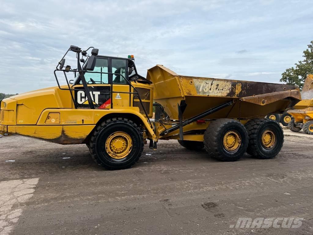 CAT 730 C 鉸接式起吊車