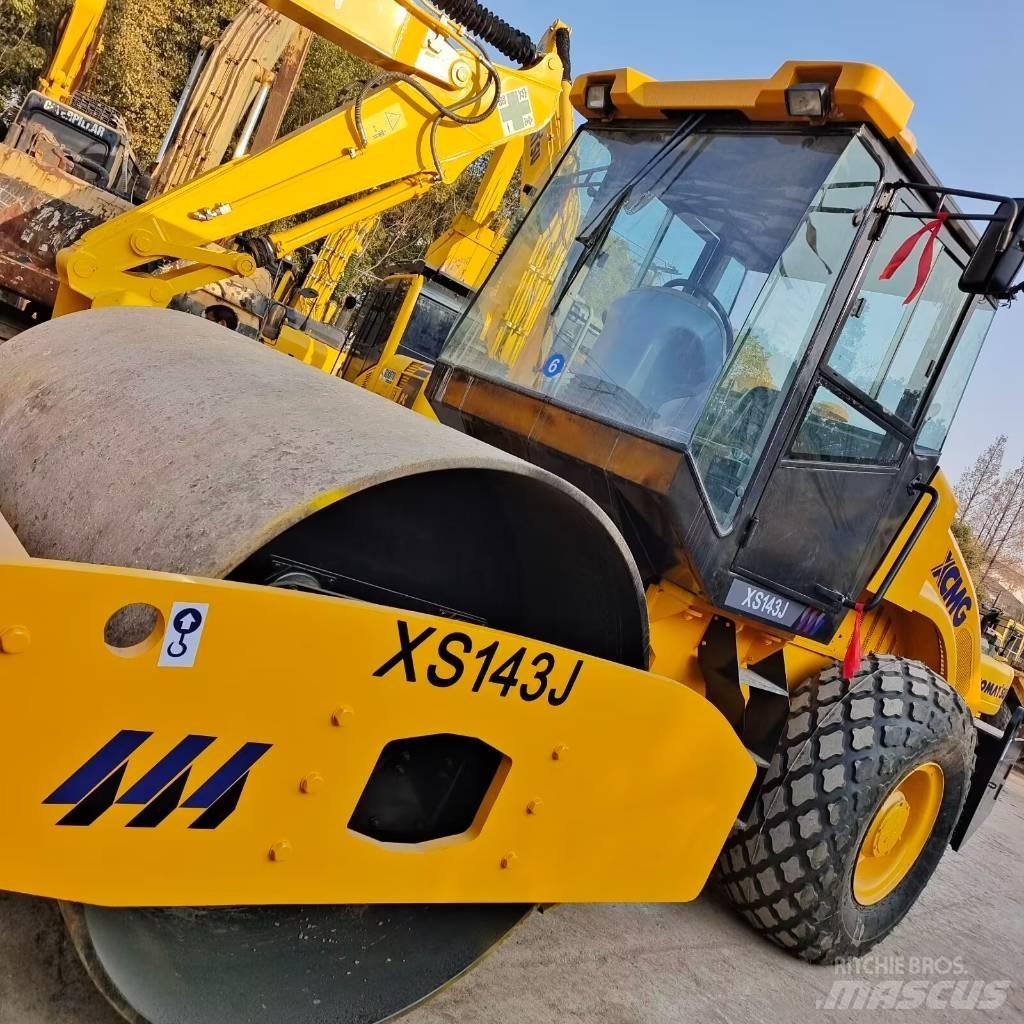 XCMG XS 142 J 單輪滾壓機