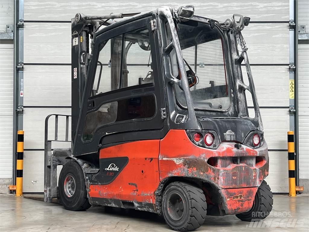 Linde E30L-01 電動堆高機