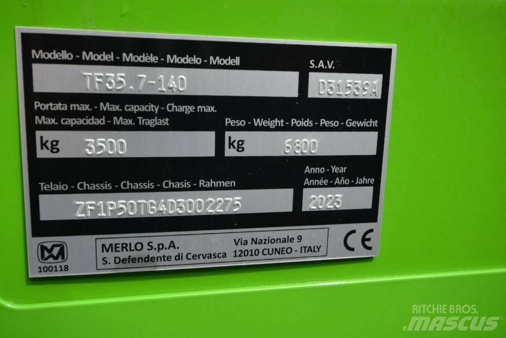 Merlo TF 35.7-140 伸縮臂操作車