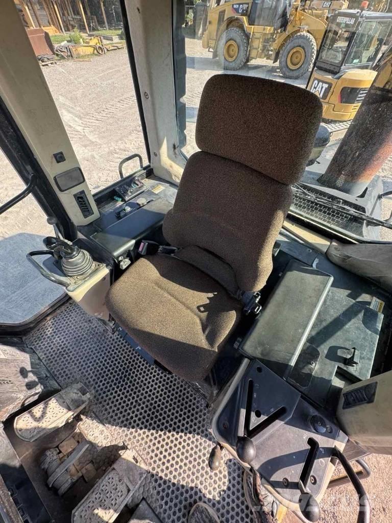 CAT 963 C 推土機