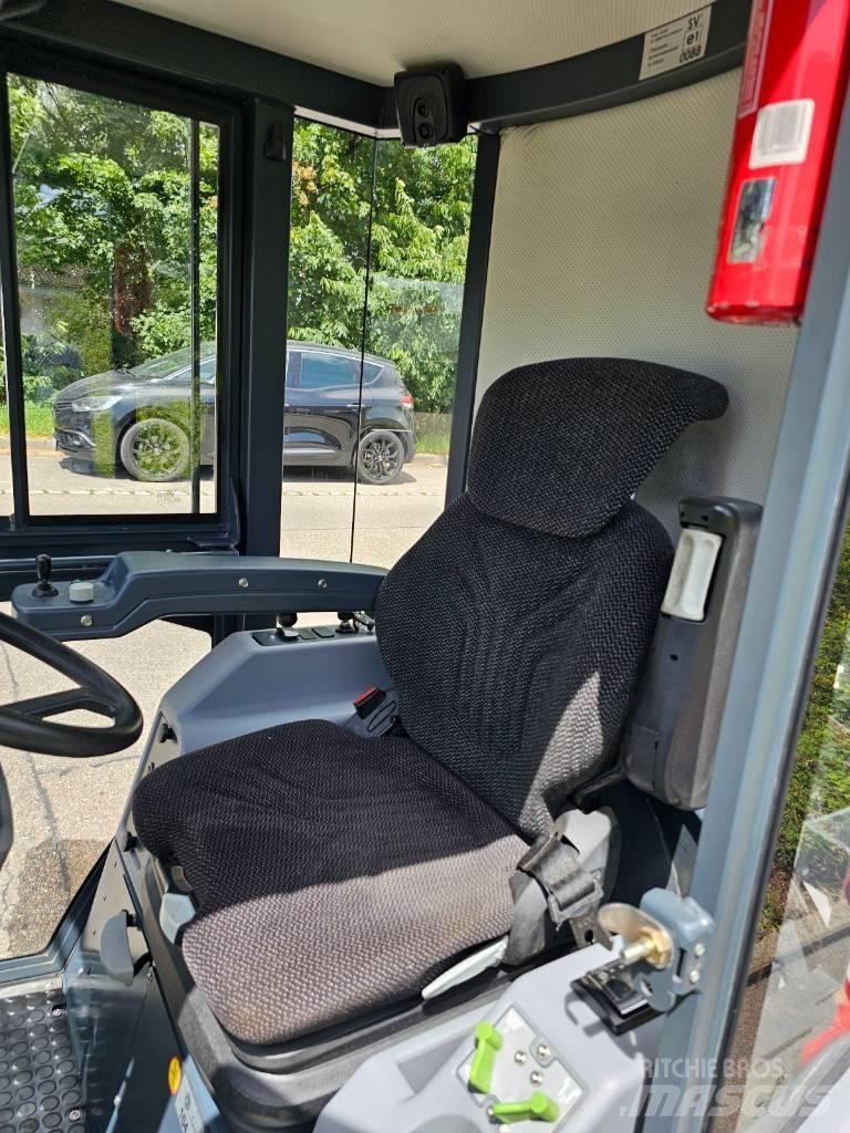 Hako Citymaster 600 掃倉機