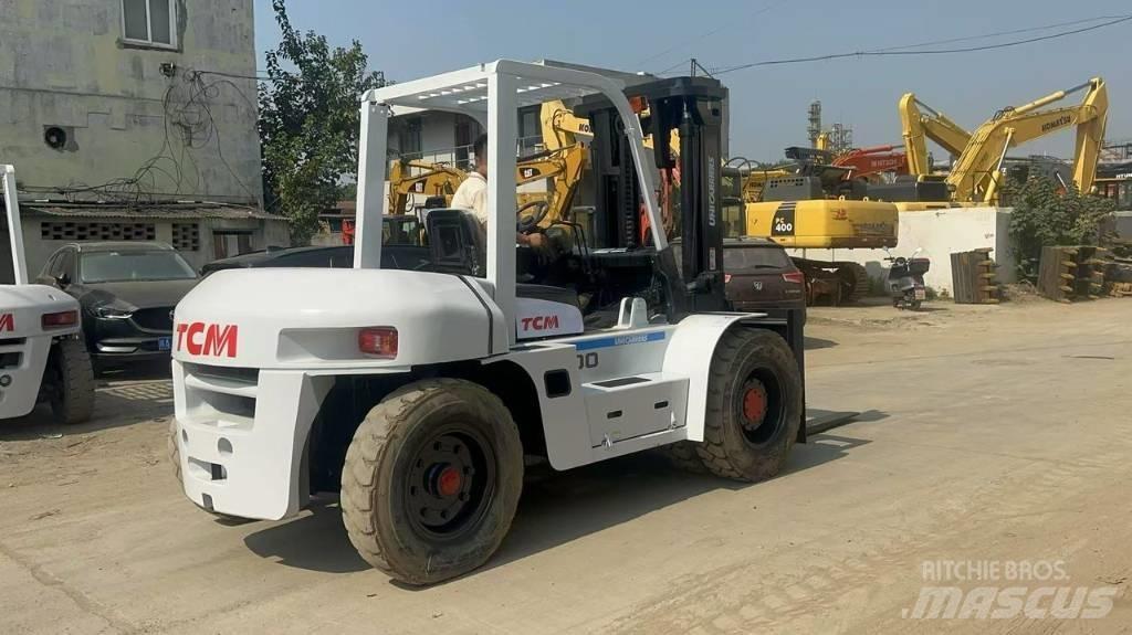 TCM FD 100 Z8 伸縮臂操作車