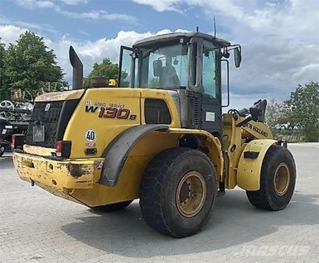 New Holland W 130B 輪胎式裝載機