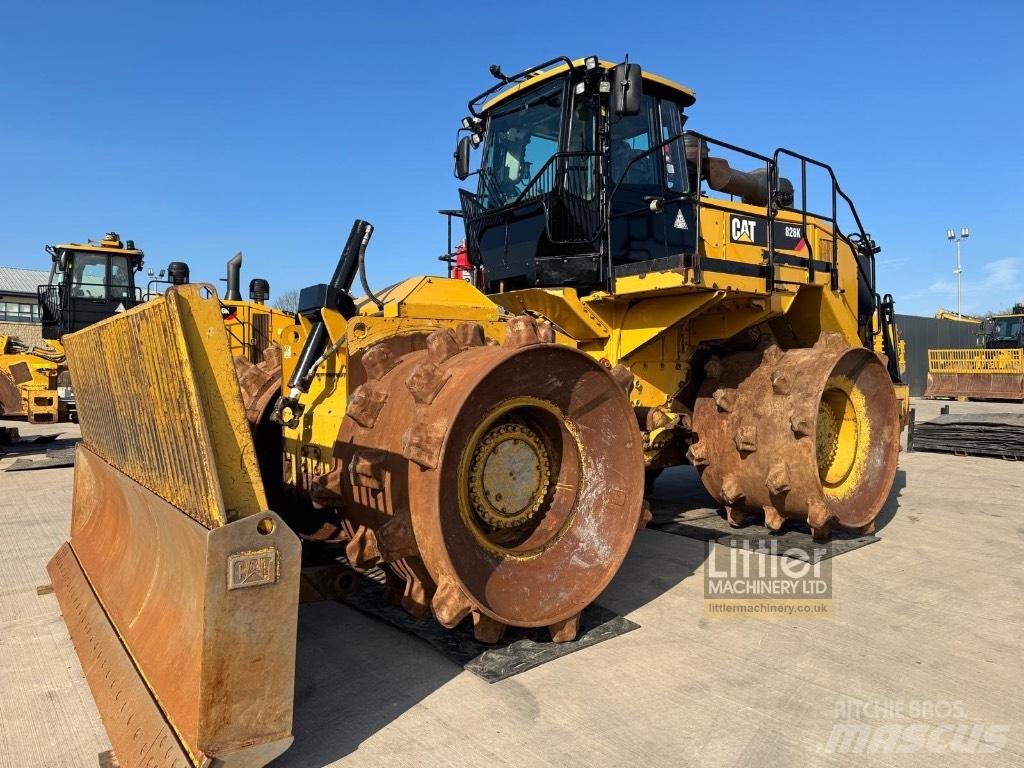 CAT 826K 廢棄物壓實機
