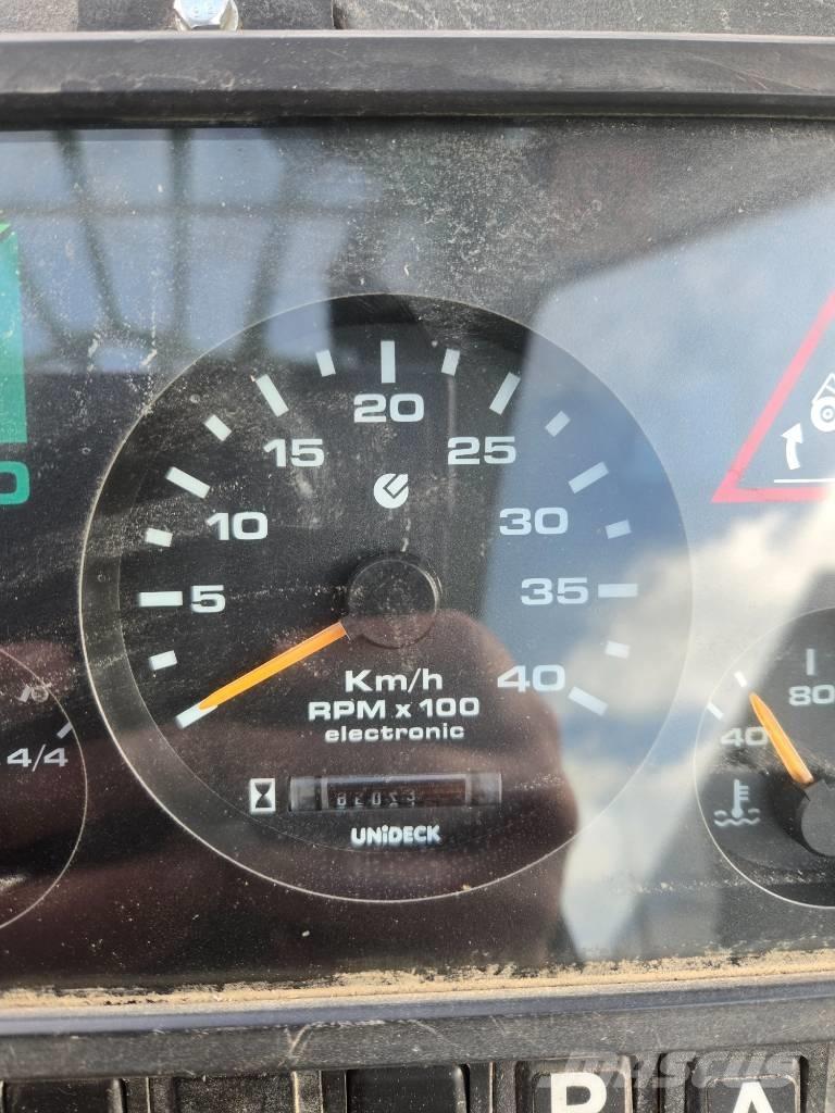 Merlo P 40.7 CS 伸縮臂操作車