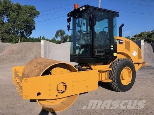 CAT CS44B 膠輪滾壓機