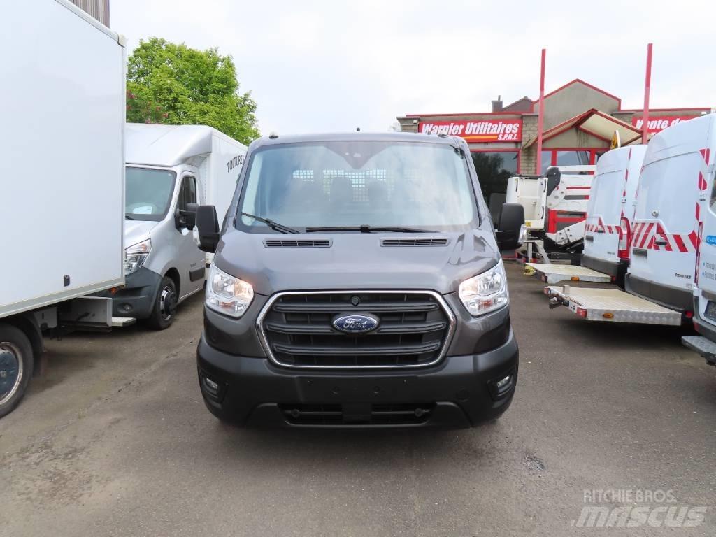 Ford Transit 廂式貨物運輸車