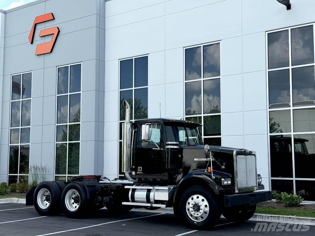 Western Star 4900 曳引機組件