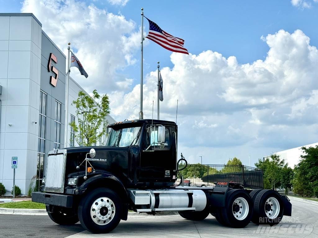 Western Star 4900 曳引機組件