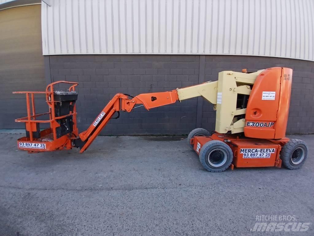 JLG E300AJP 曲臂高空作業車