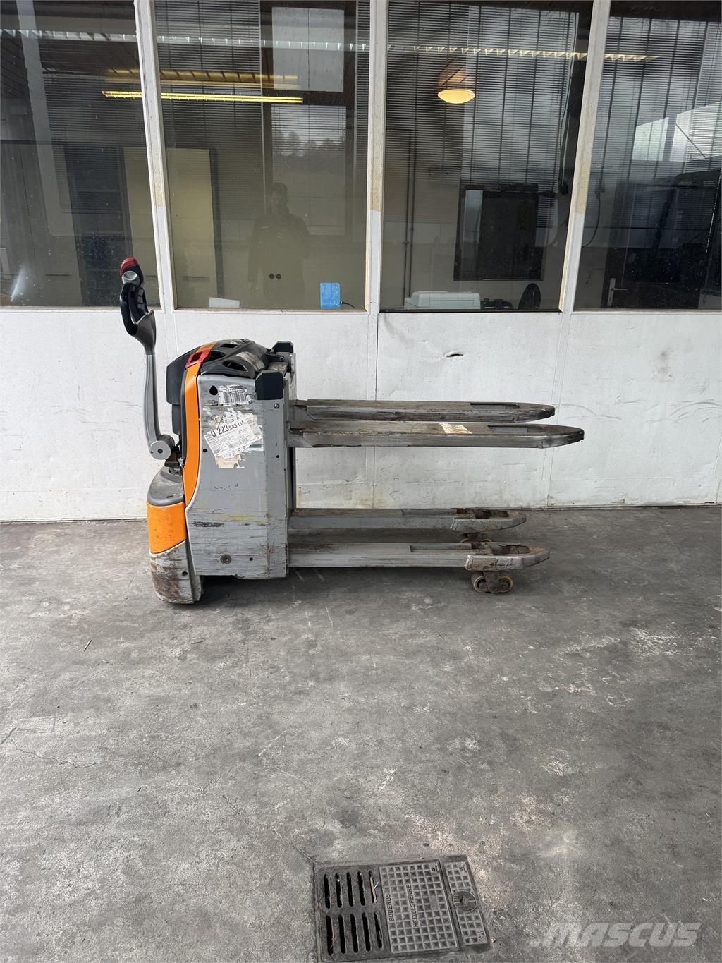 Still EXU-H18 行走控制式堆積機