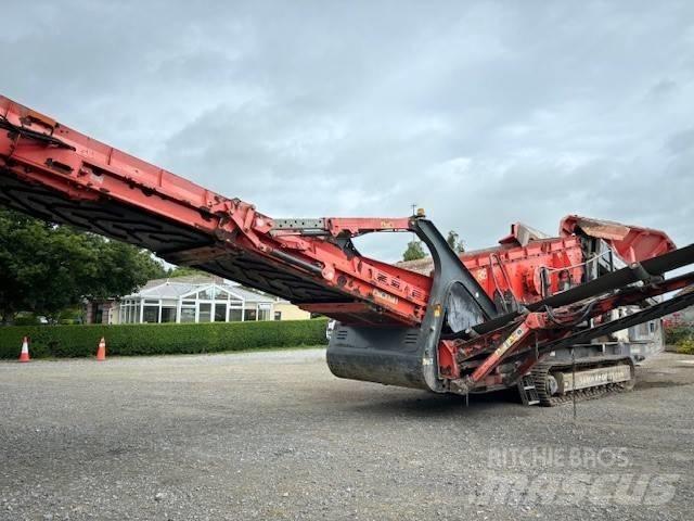 Sandvik QE 341 移動式篩選機