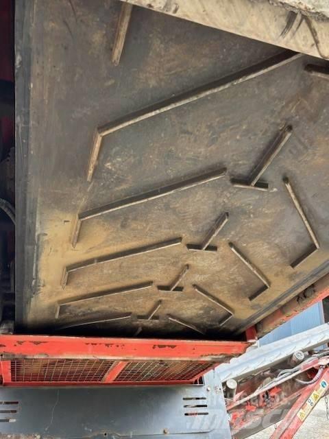 Sandvik QE 341 移動式篩選機