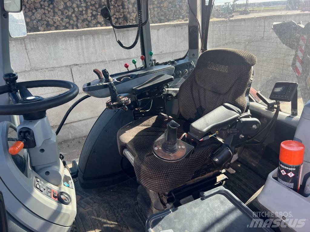 Valtra 234H 集材機