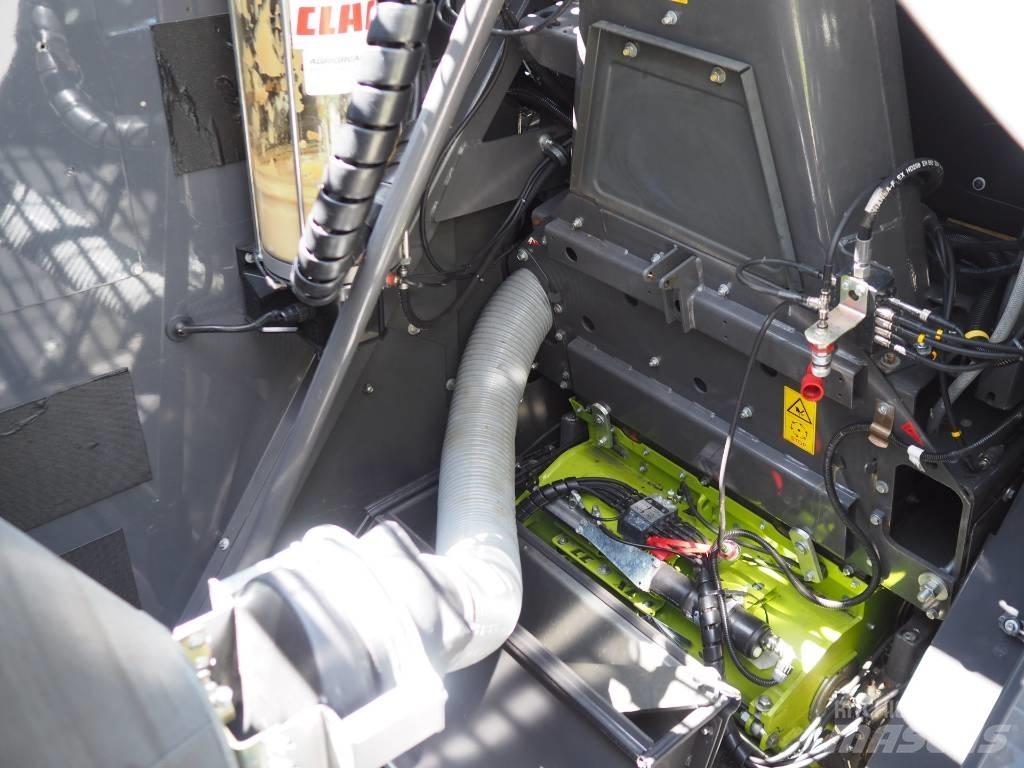 CLAAS Jaguar 860 4WD 自走式飼料採集機