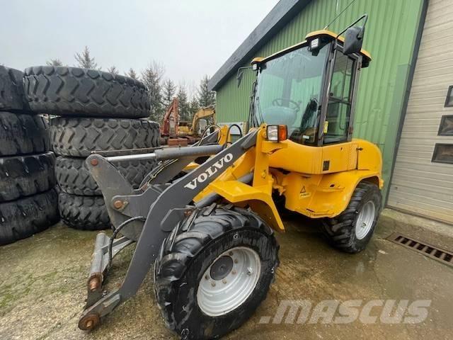 Volvo L30B PRO 輪胎式裝載機