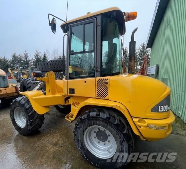 Volvo L30B PRO 輪胎式裝載機