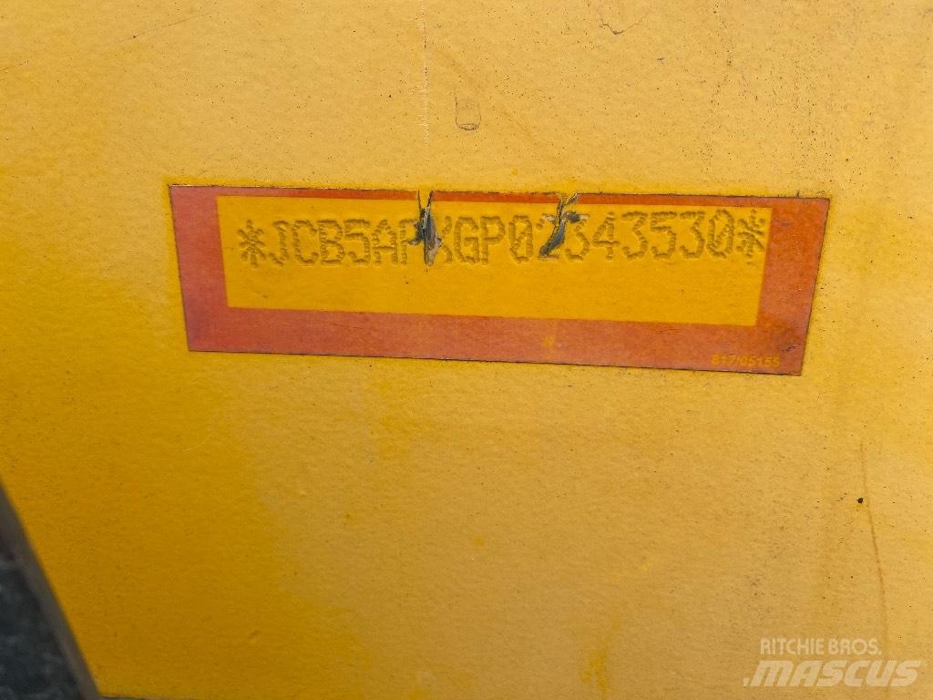JCB 535-140 Hiviz 伸縮臂操作車