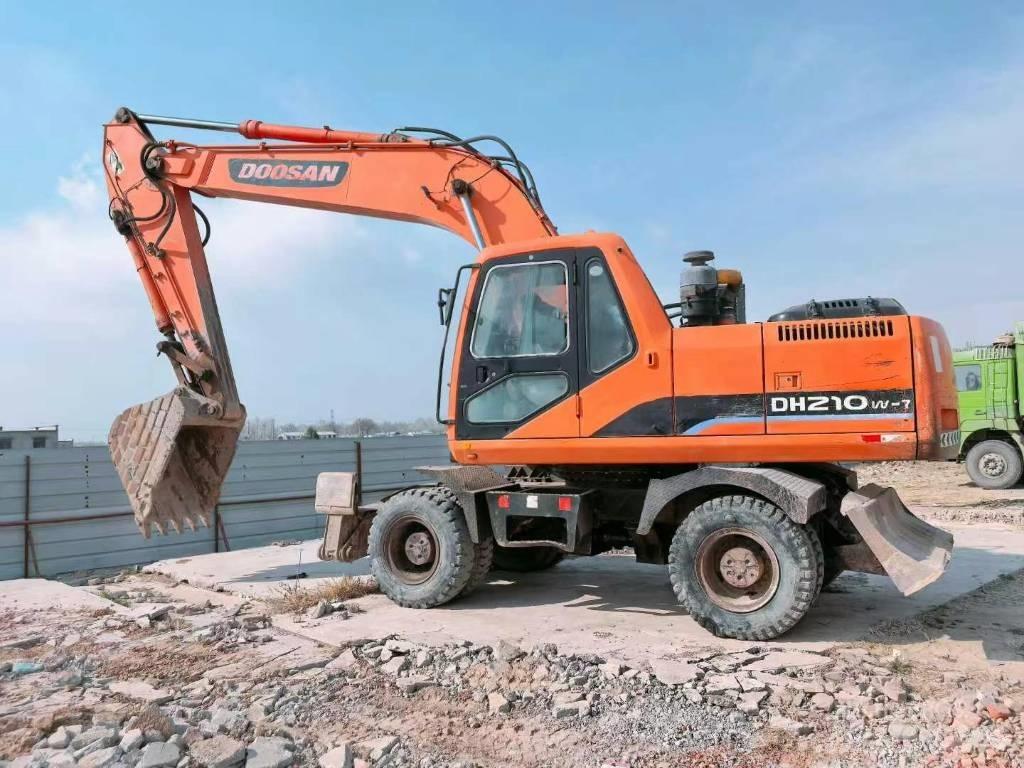 Doosan DH 210 W 旋轉式挖土機/掘鑿機/挖掘機