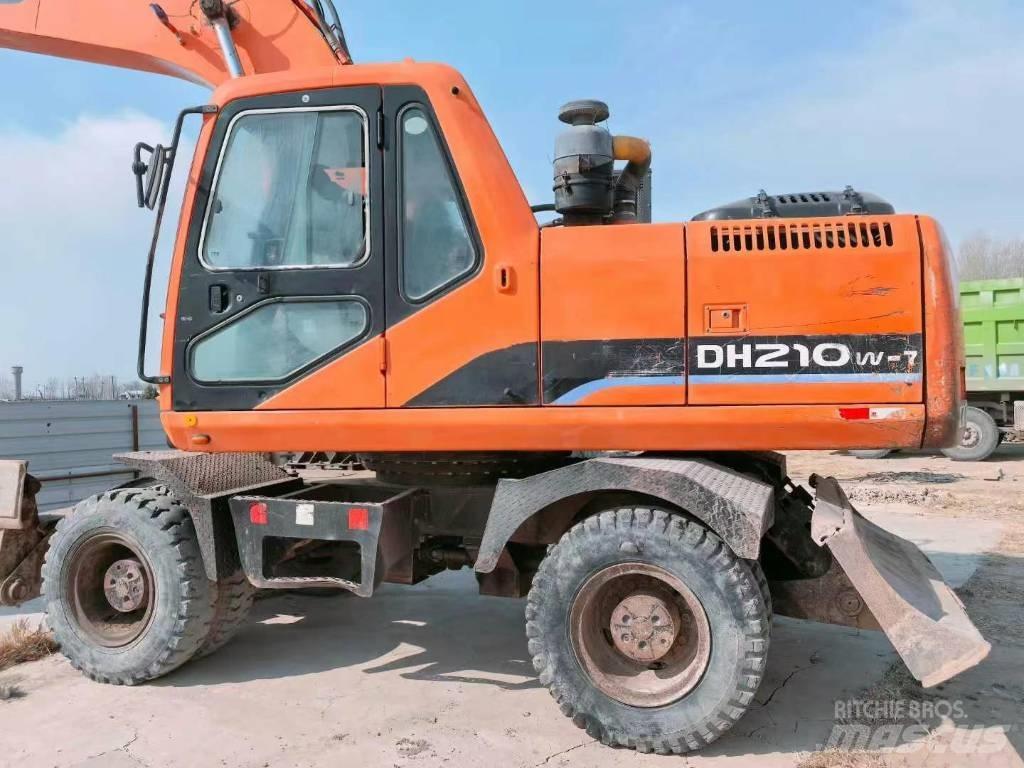 Doosan DH 210 W 旋轉式挖土機/掘鑿機/挖掘機