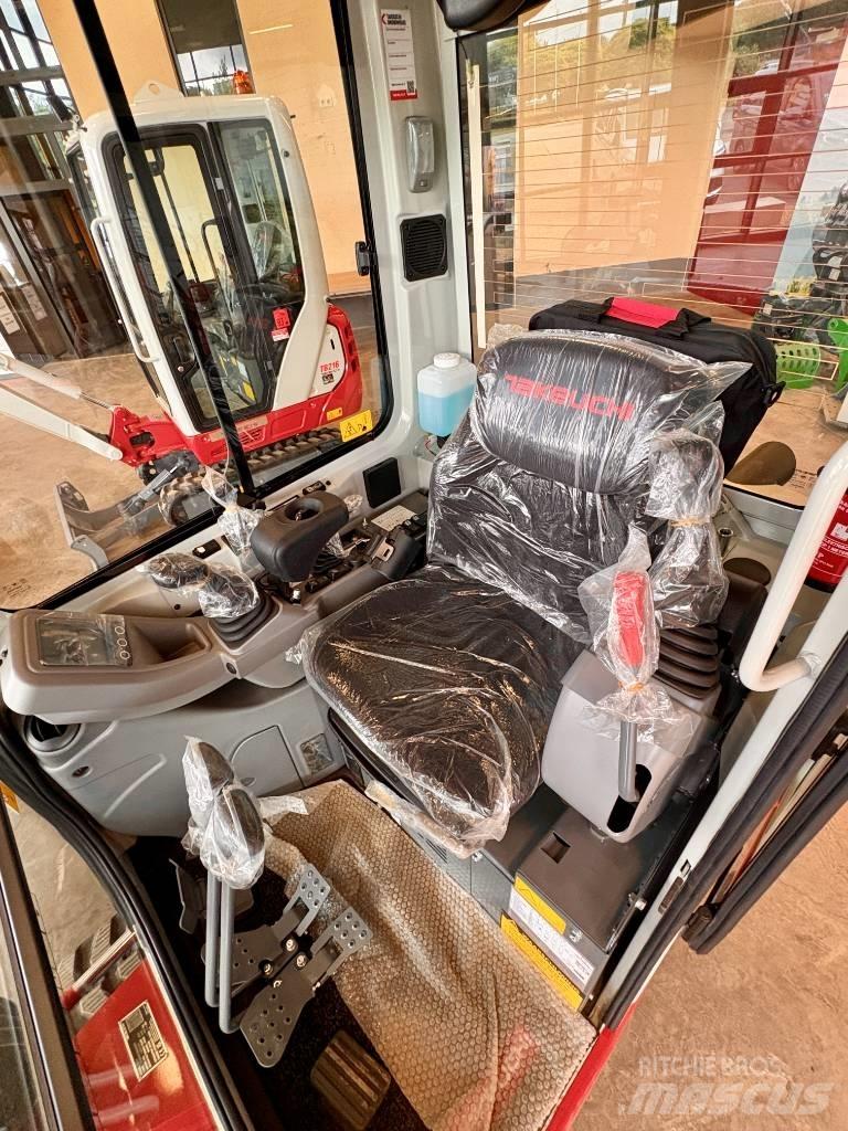 Takeuchi TB 225 小型挖土機/掘鑿機<7t(小型挖掘機)
