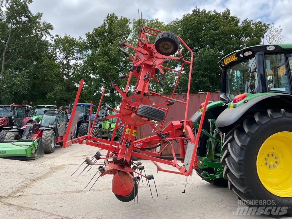 Kuhn GF 6502 耙與翻草機