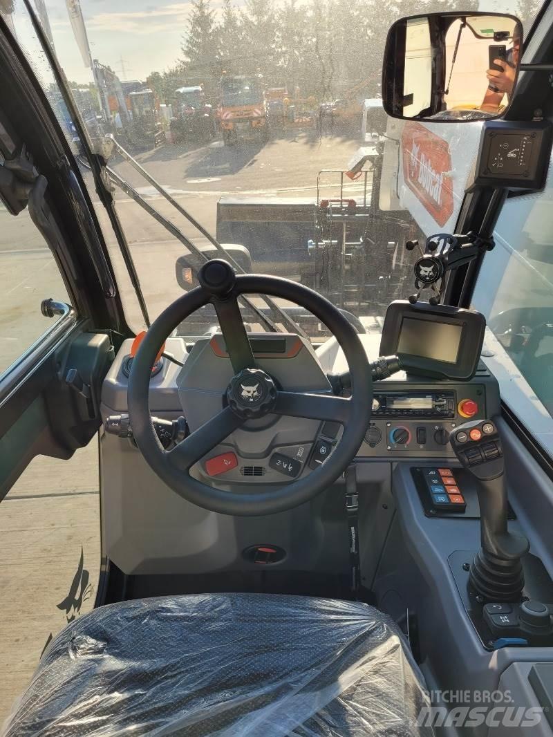 Bobcat T35130S 伸縮臂操作車