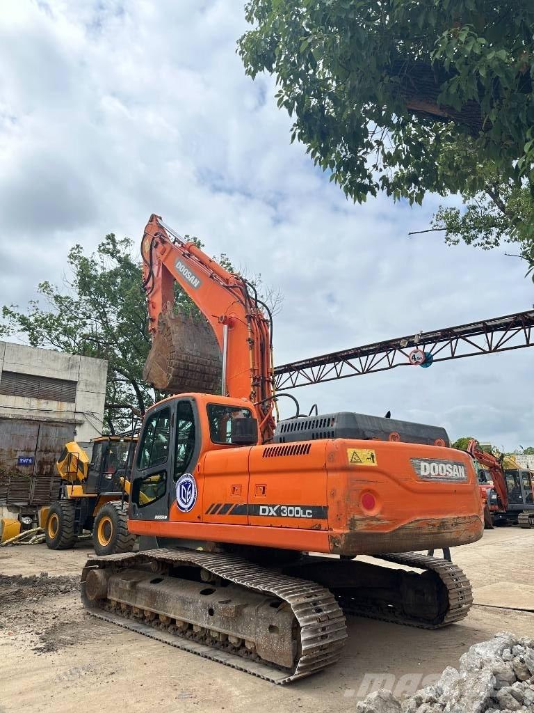 Doosan DX300 履帶式 挖土機/掘鑿機/挖掘機