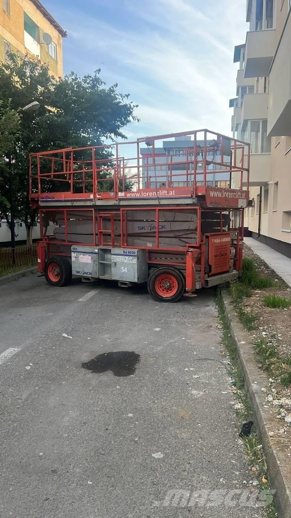 SkyJack SJ 9250 地盤臨時升降機/工人籠