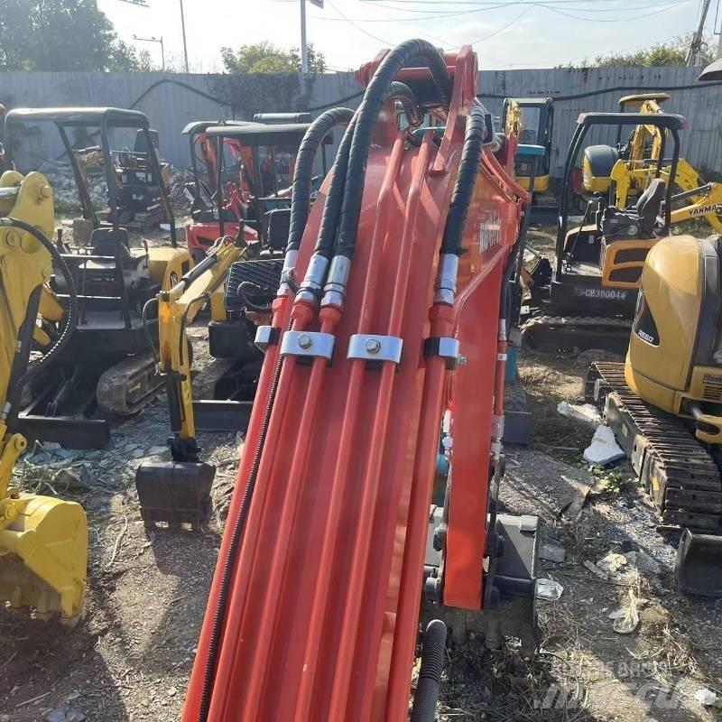 Kubota U 40 小型挖土機/掘鑿機<7t(小型挖掘機)