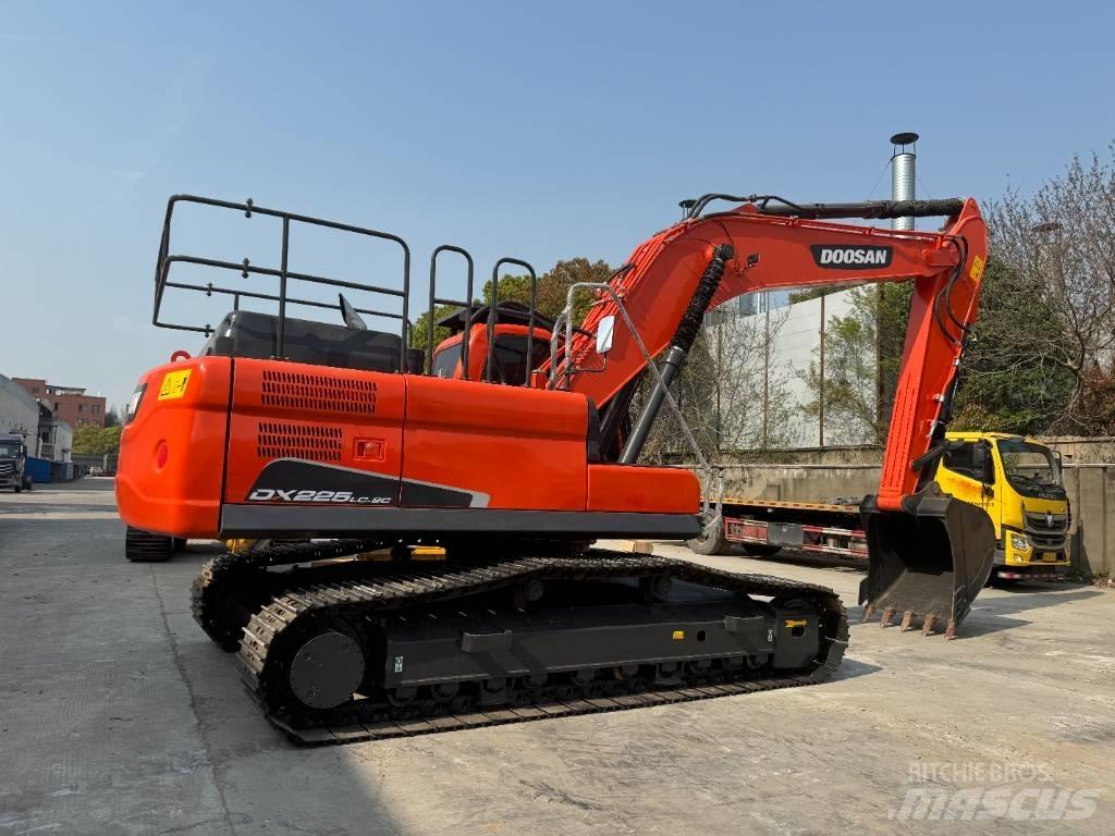 Doosan DX 225 LC 履帶式 挖土機/掘鑿機/挖掘機