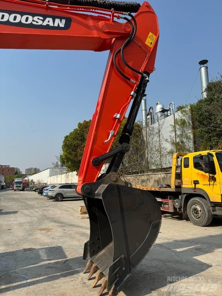 Doosan DX 225 LC 履帶式 挖土機/掘鑿機/挖掘機
