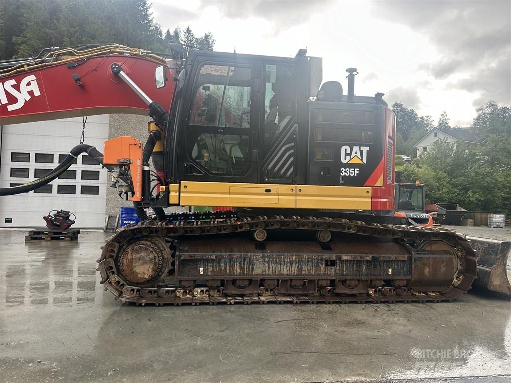 CAT 335 F L 鑽孔機