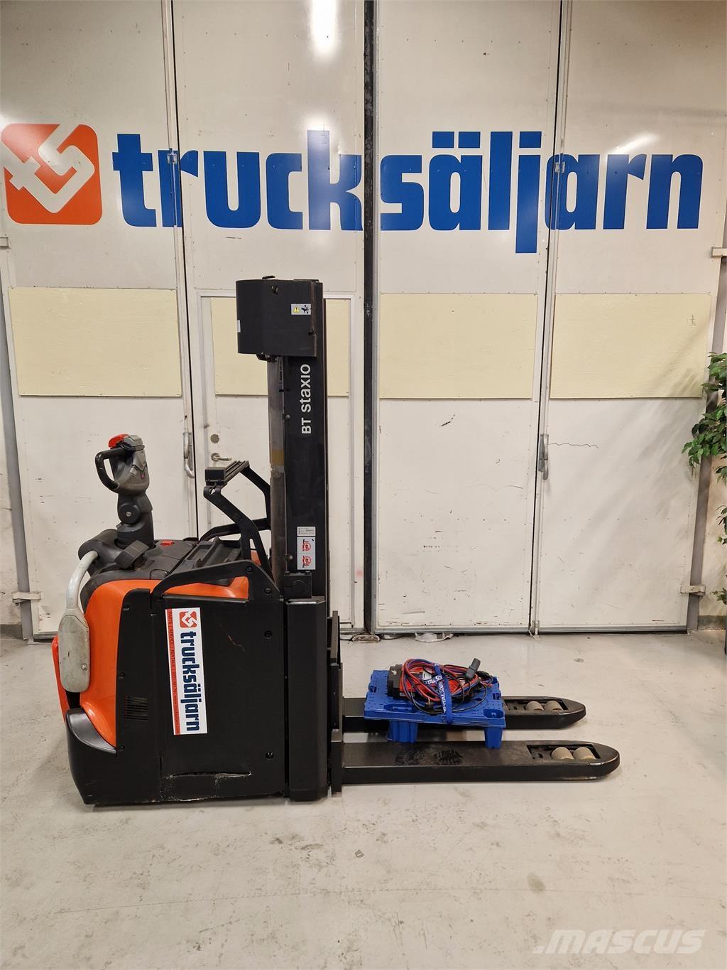 Toyota SPE160L 自走式堆積機