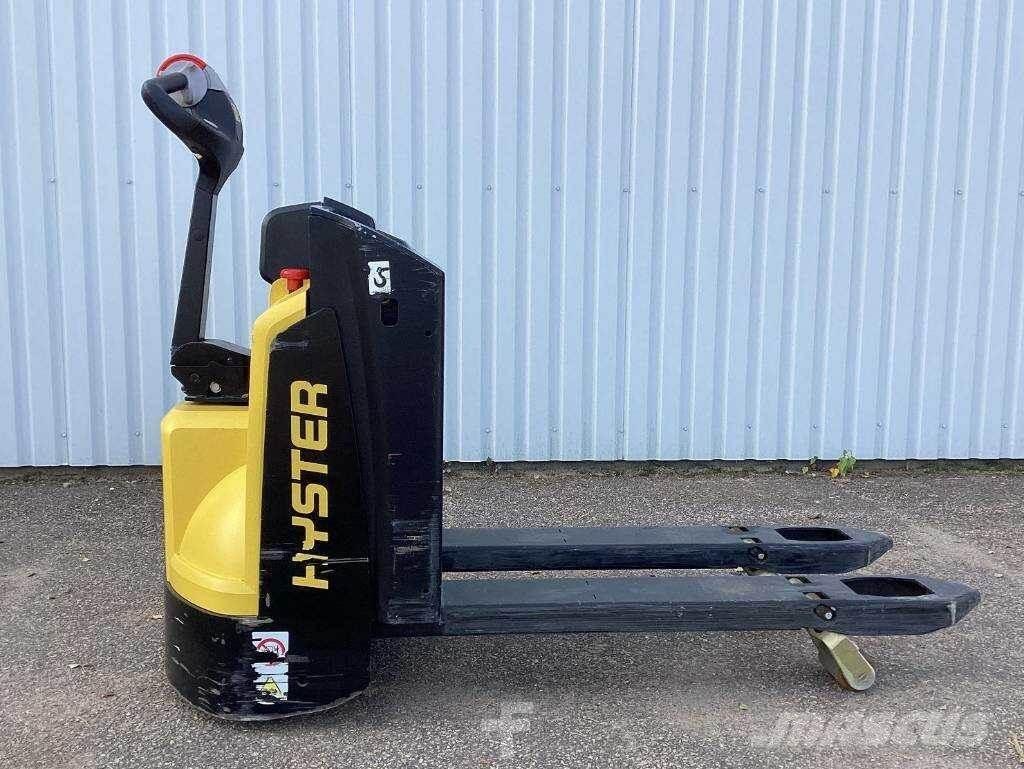 Hyster P2.0 自走式堆積機