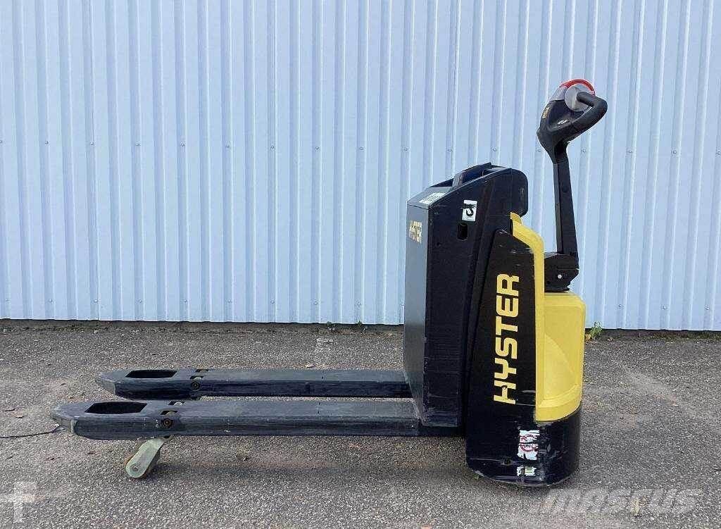 Hyster P2.0 自走式堆積機