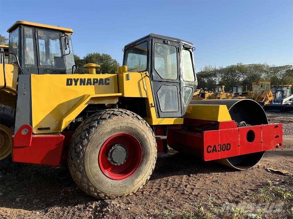 Dynapac CA 30 D 單輪滾壓機