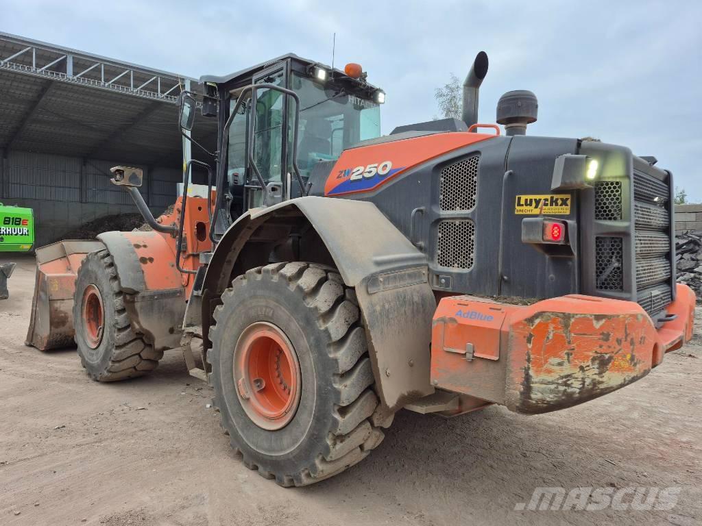 Hitachi ZW 250-6 輪胎式裝載機