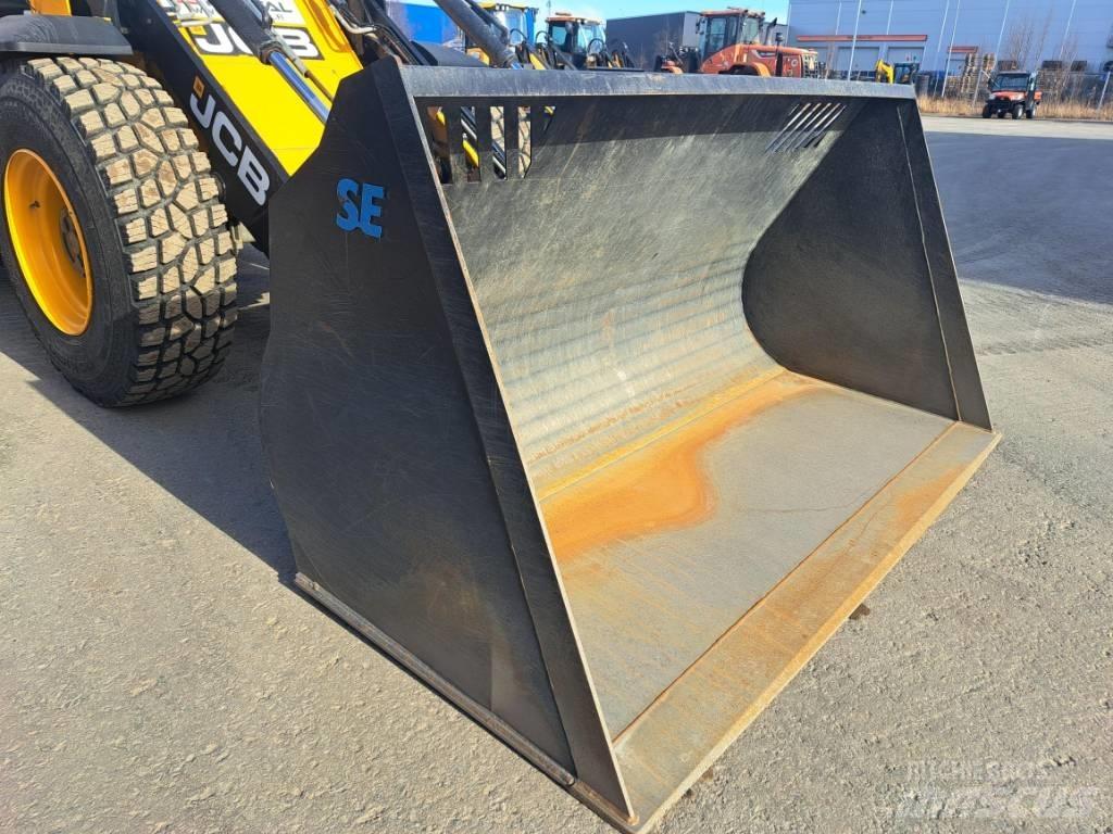 JCB 413 輪胎式裝載機
