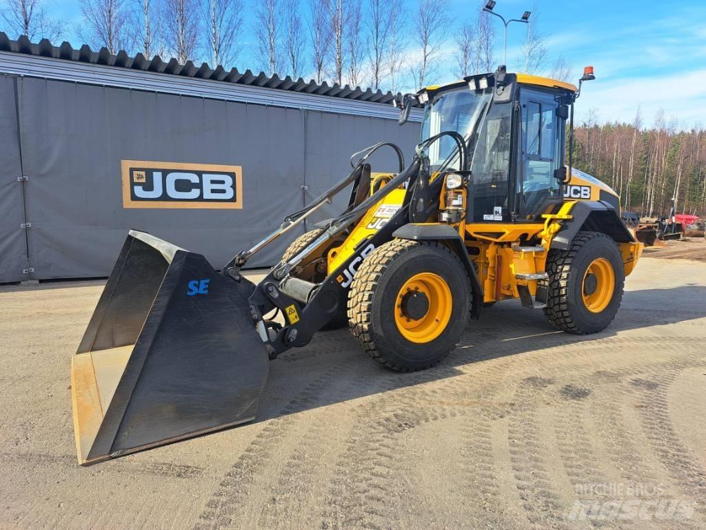 JCB 413 輪胎式裝載機