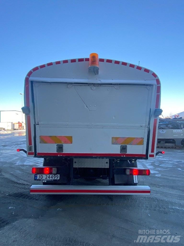 Scania 124 C 360 運油車