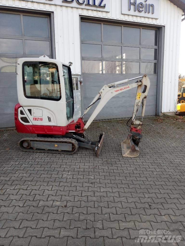 Takeuchi TB 216 小型挖土機/掘鑿機<7t(小型挖掘機)