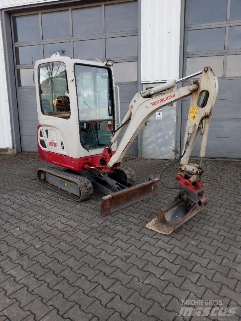 Takeuchi TB 216 小型挖土機/掘鑿機<7t(小型挖掘機)
