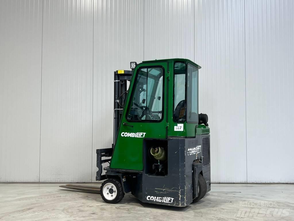 Combilift CB2500 lpg 四向前伸式堆高機(叉車)