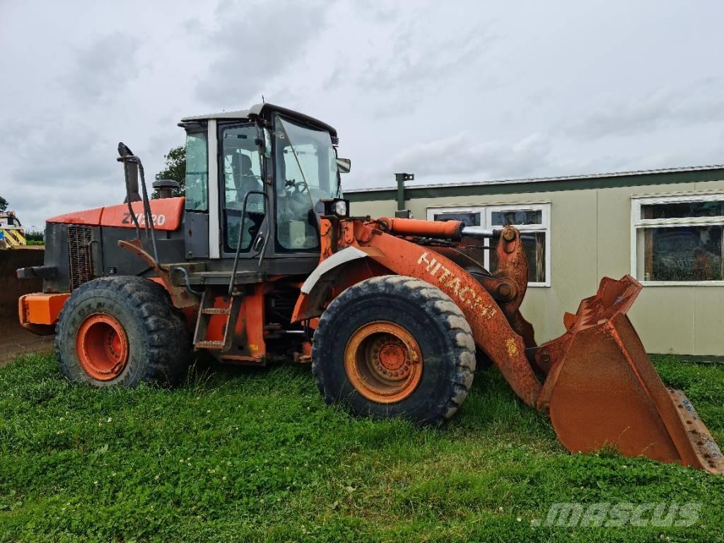 Hitachi ZW 220 輪胎式裝載機
