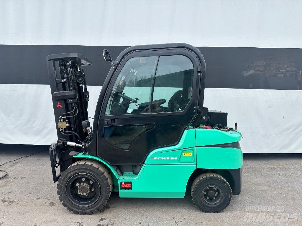 Mitsubishi FD 35 N 柴油卡車