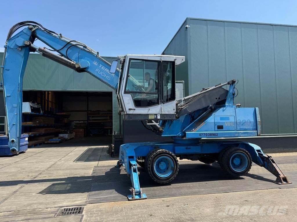 Fuchs MHL 320 廢棄物/工業用操作車